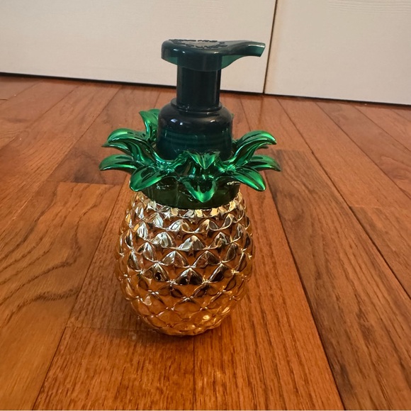 Bath & Body Works Pineapple Decorative Foaming Soap Dispenser - Picture 2 of 5